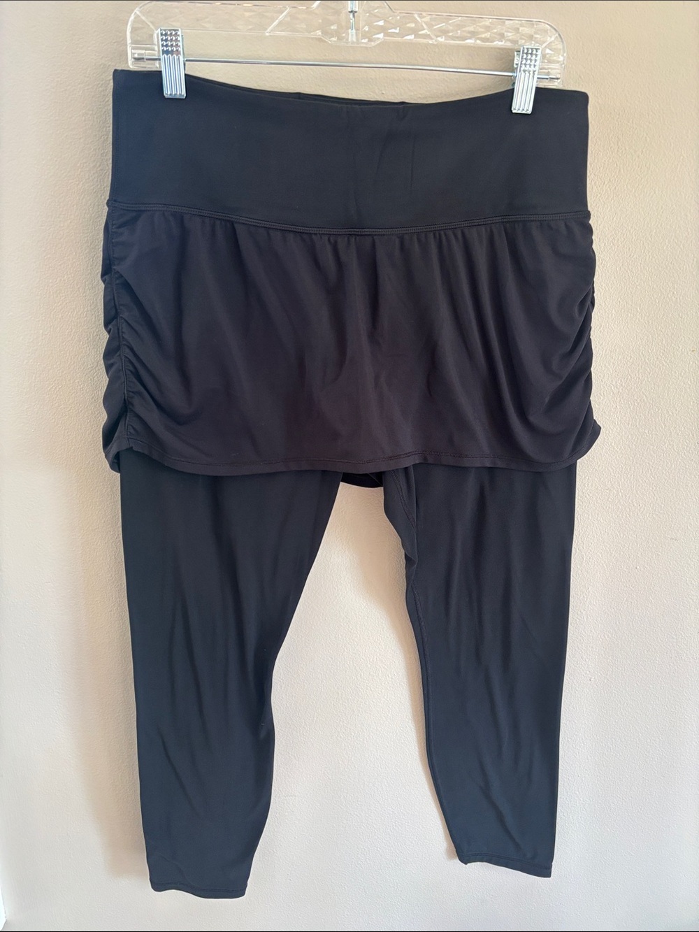 L Athleta skirted elation 2 in 1 7/8 tight